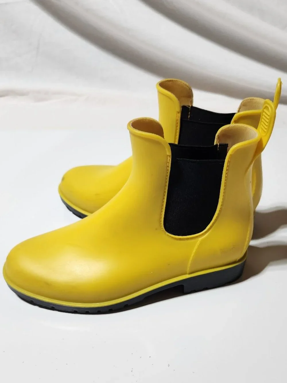 Girl's Yello Rubber Rain Boots - Size 2
